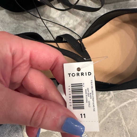 NWT Torrid 11w black double cross almond toe flats - Picture 4 of 4